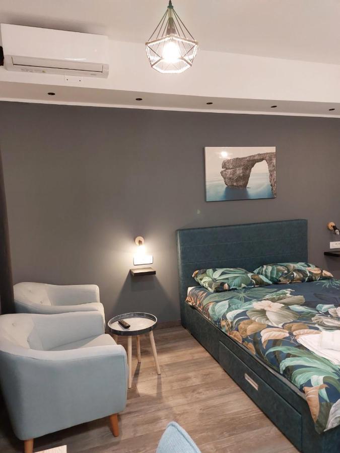 Rooms And Apartment Feral Ровин Екстериор снимка
