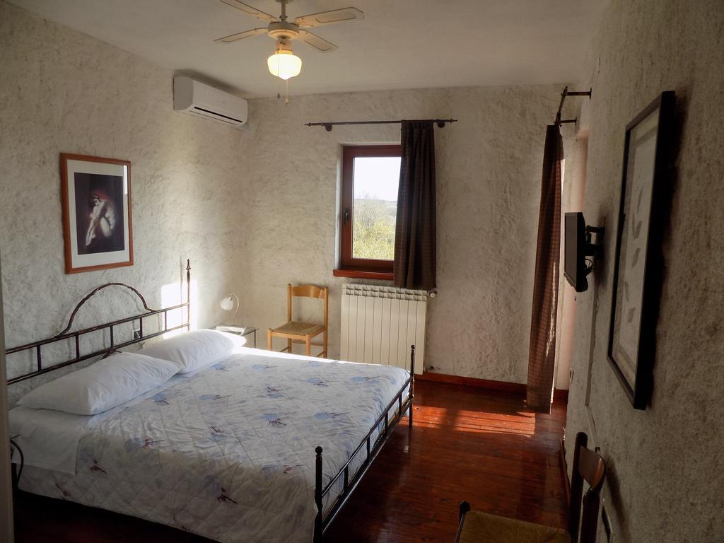 Rooms And Apartment Feral Ровин Екстериор снимка